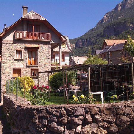 Pension Pallaruelo Saravillo Стая снимка