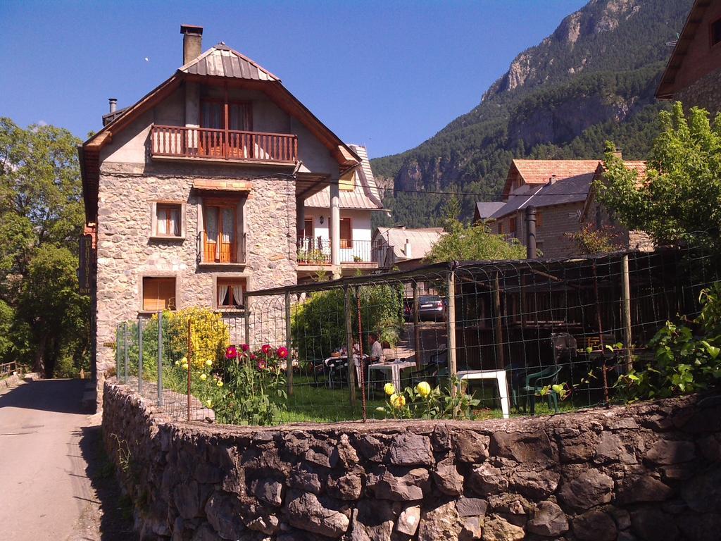 Pension Pallaruelo Saravillo Стая снимка