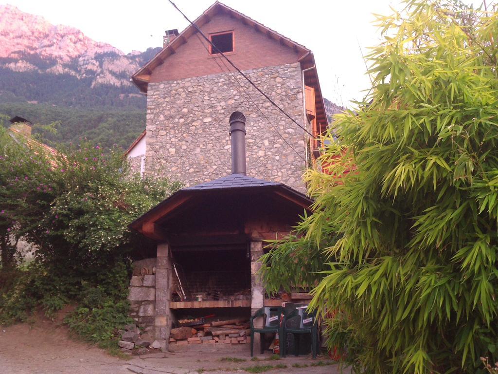 Pension Pallaruelo Saravillo Екстериор снимка